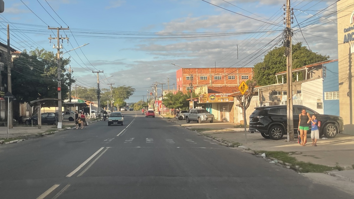 Moradores reclamam de faixas de pedestres apagadas na zona Norte de Teresina.