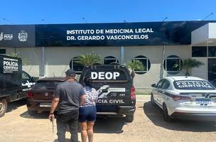 Mulher detida por tráfico de drogas na zona sudeste de Teresina. (Foto: Ascom SSP)