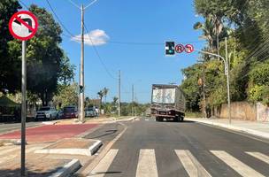 Novo semáforo na Avenida Presidente Kennedy. (Foto: Luís Fernando Amaranes/Correio Piauiense)