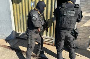 Operação prende três pessoas e apreende drogas e armas em Teresina. (Foto: Divulgação/ PC-PI)