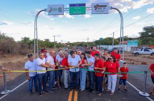 Governador Rafael Fonteles inaugura recuperação da PI-216 em Milton Brandão. (Foto: Reprodução/ Ascom)