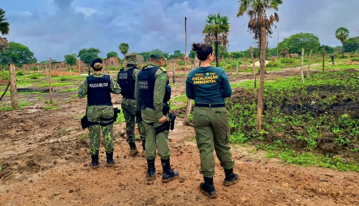 Fiscalização identifica poços irregulares em bairros da zona norte de Teresina.