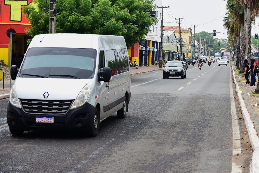 Motoristas de  transportes escolares (vans) são convocados para atualização e informatização dos dados cadastrais.