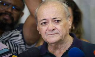 Prefeito de Teresina, Silvio Mendes, é hospitalizado para exames após mal-estar Prefeito de Teresina, Silvio Mendes, é hospitalizado para exames após mal-estar