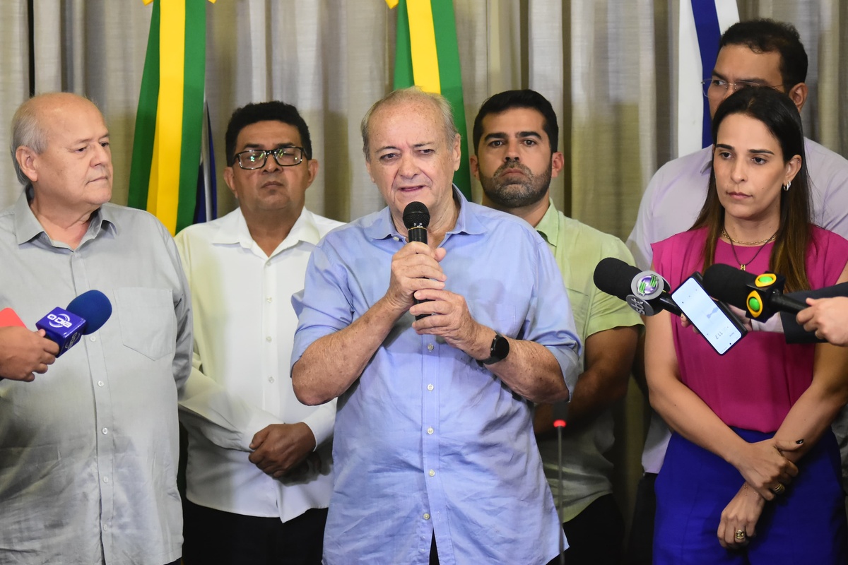 Prefeito de Teresina, Silvio Mendes.