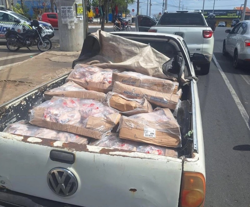 Funcionários são presos suspeitos de furtar mais de 400 kg de frango em Teresina.