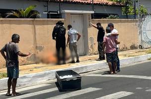 Homem é morto após tentar agredir policias com facão. (Foto: Reprodução/ Redes Sociais)