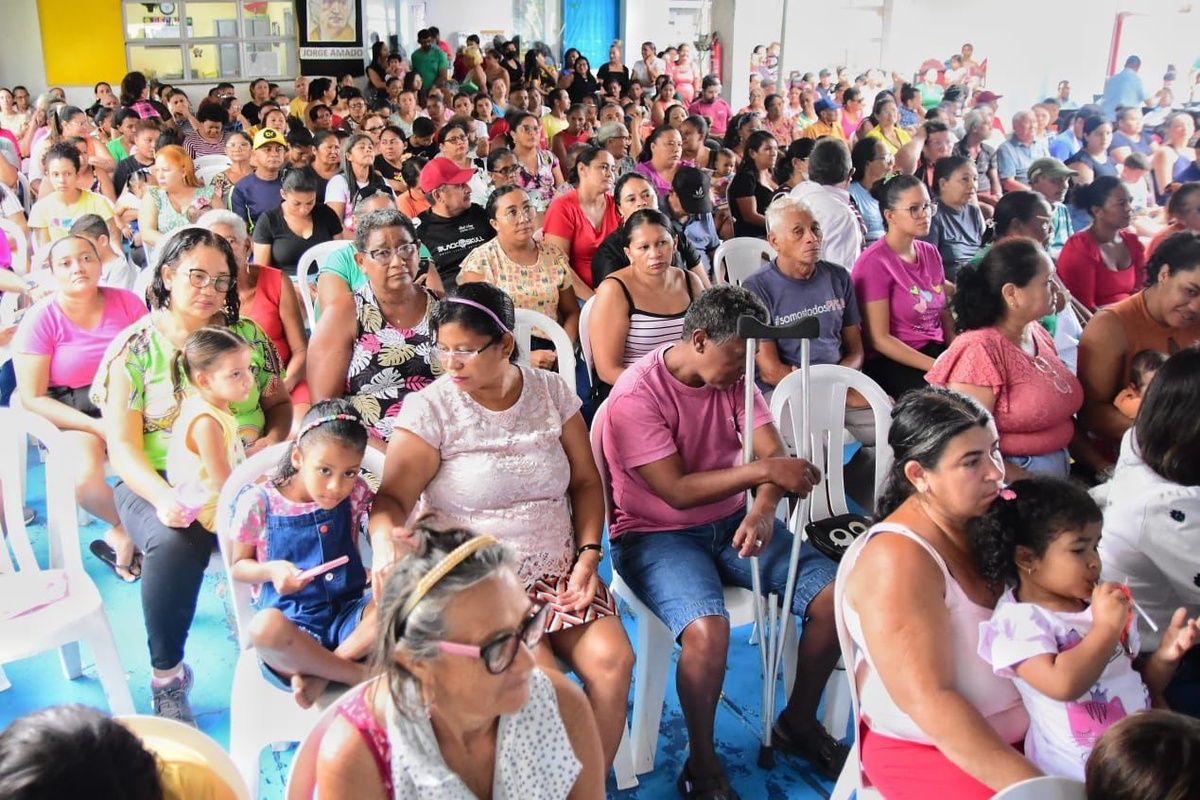 Famílias do Residencial Árvores Verdes recebem 417 registros de imóveis.