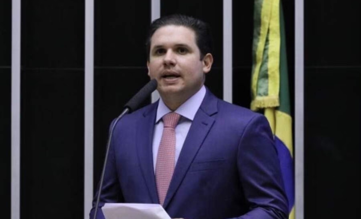 Hugo Motta é eleito presidente da Câmara dos deputados com 444 votos.