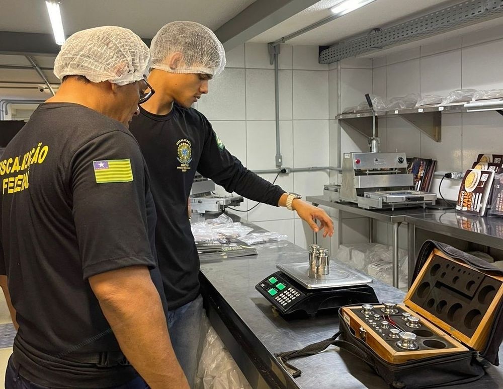 Operação fiscaliza balanças de restaurantes e sorveterias em Teresina.