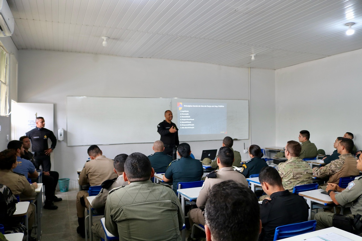 PM do Piauí recebe capacitação sobre câmeras e uso da força.