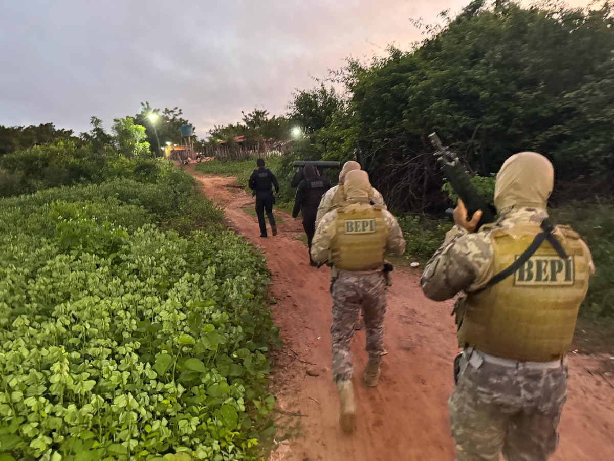 Polícia faz operação contra facções e prende suspeitos no Piauí.