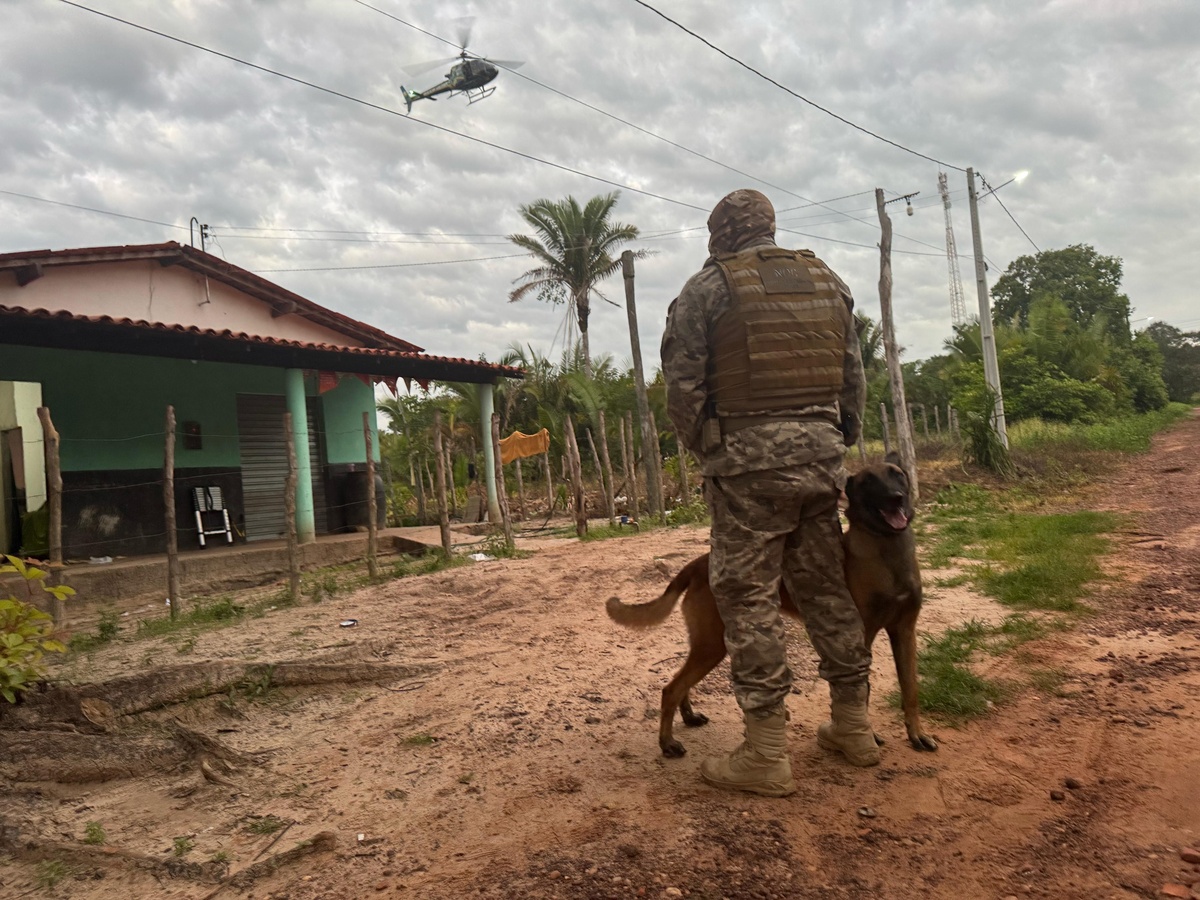 Polícia faz operação contra tráfico de drogas e crime organizado em Nazária.