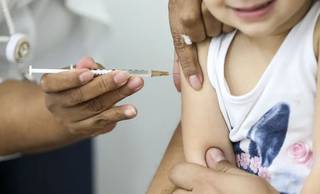 Teresina começa a aplicar nova vacina contra pneumonia e meningite; veja quem pode receber Teresina começa a aplicar nova vacina contra pneumonia e meningite; veja quem pode receber