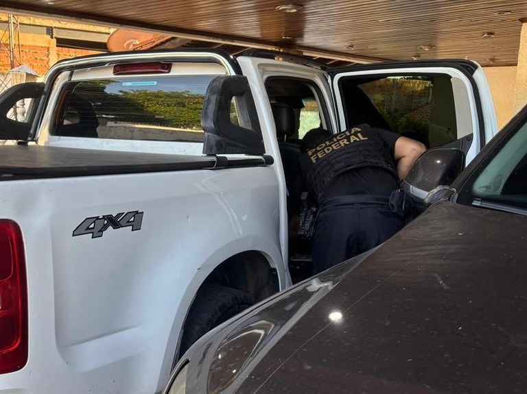 Polícia Federal apura desvio de R$ 1,8 milhão da merenda escolar no Piauí.