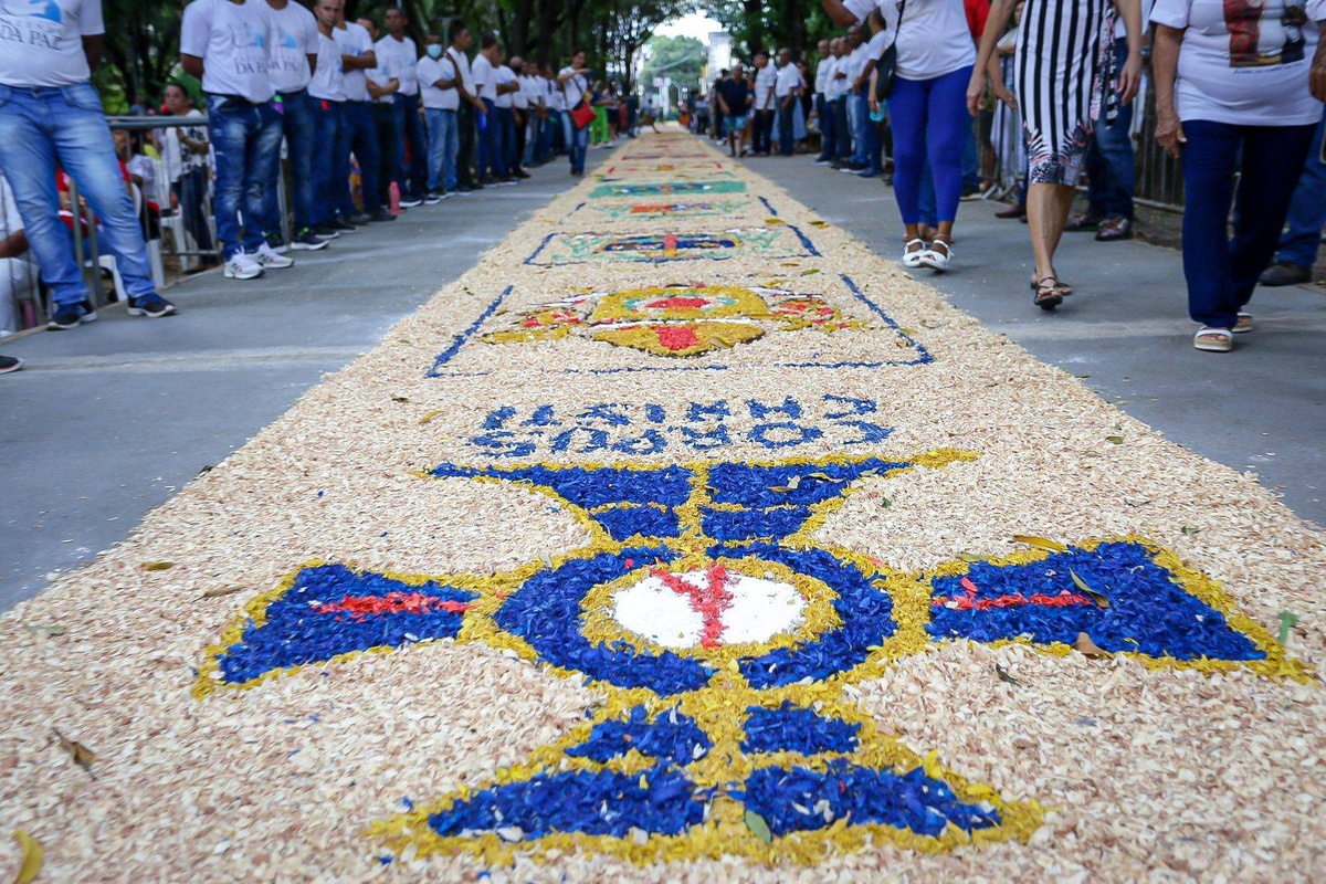 Corpus Christi, expressão em latim que significa "Corpo de Cristo".