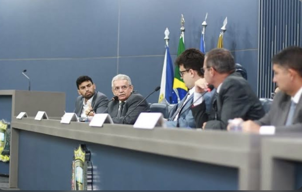 CPI das águas de Teresina é suspensa a pedido de presidente da comissão.