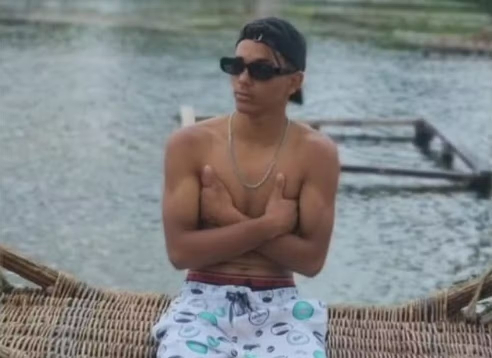 O corpo do jovem Paulo Henrique Liberato da Silva, de 19 anos.