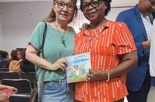 O evento teve direito a bate-papo literário. (Foto: Divulgação/ Ascom)