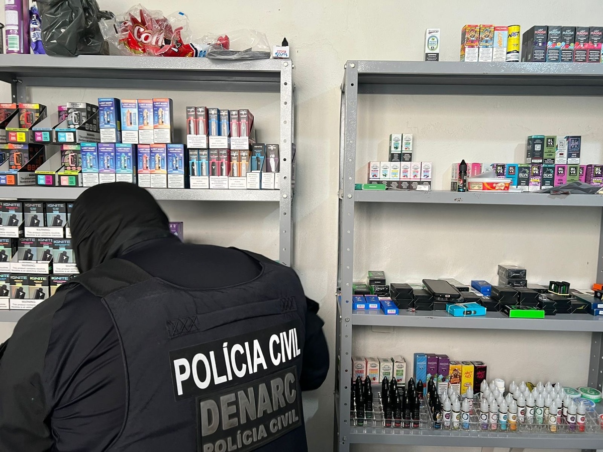 Operação da polícia prende sete pessoas e apreende drogas, armas em Teresina e Altos.