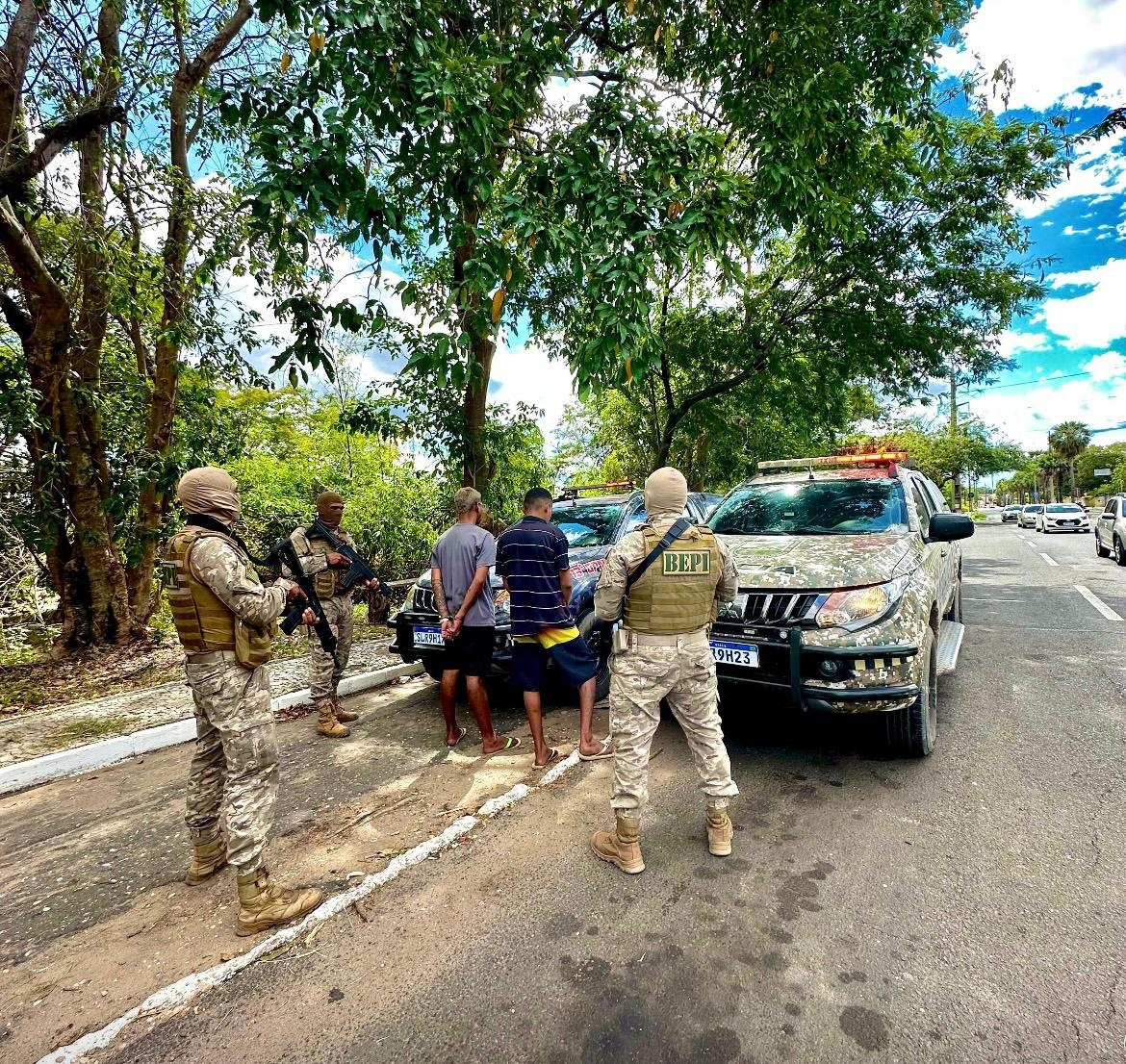 sUSPEITOS DE ASS