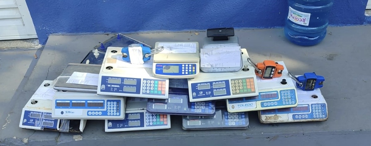 Fiscais apreendem 40 balanças irregulares em feiras e mercadinhos no Piauí.