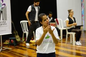 Intérpretes de Libras. (Foto: Reprodução/ Agência Brasil)