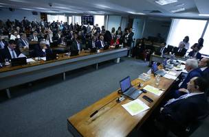 Proposta foi aprovada por ampla maioria na Câmara, com 353 votos. (Foto: Lula Marques/ Agência Brasil)