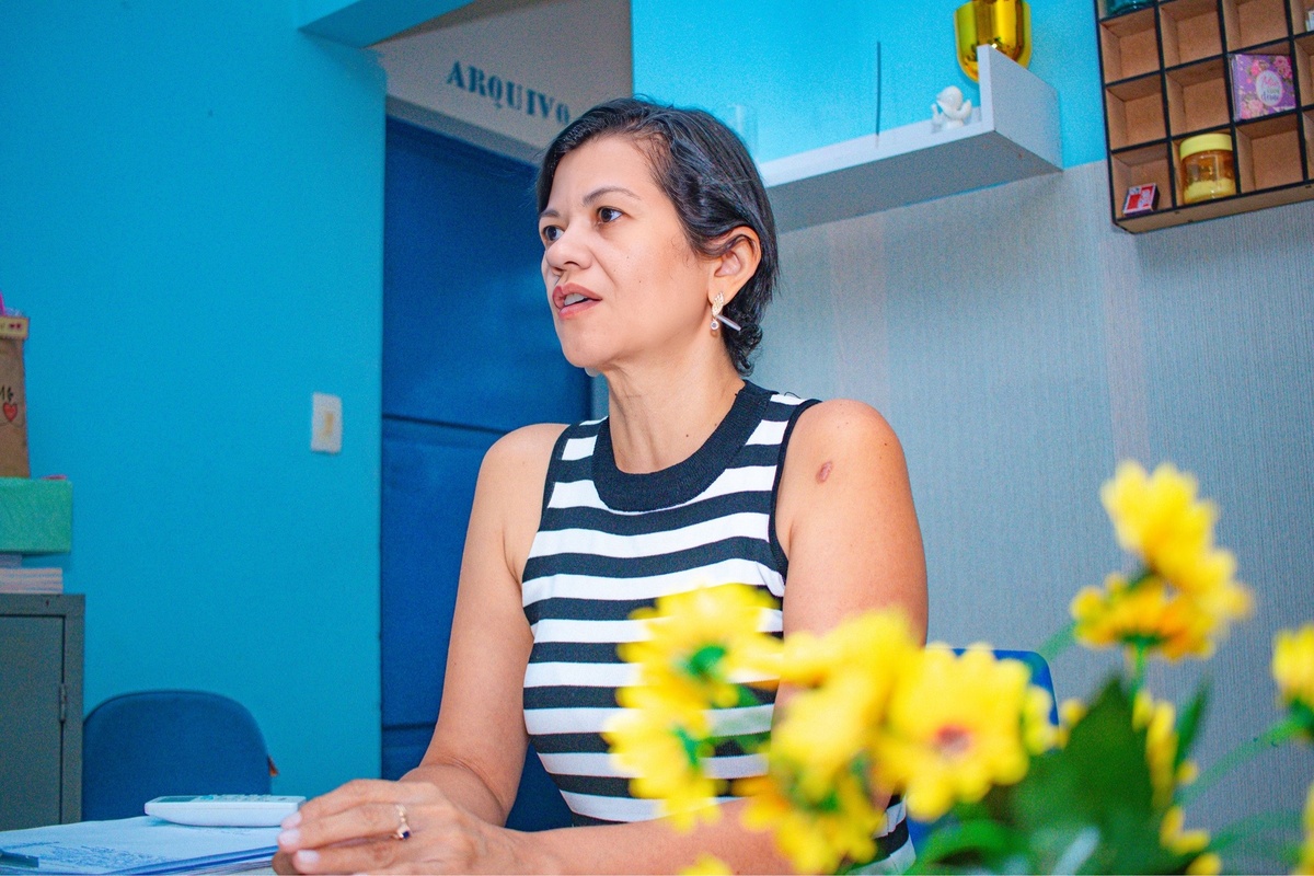 Diretora Elita Santos.