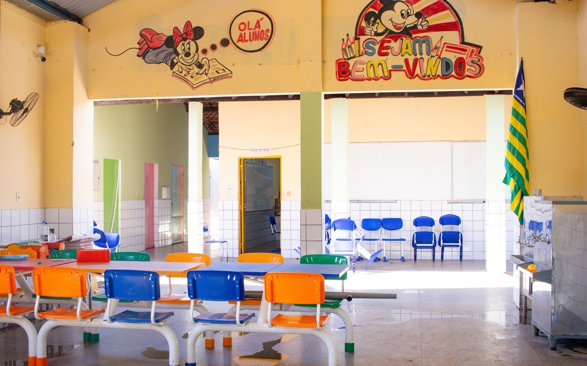 Escola Municipal Antônio Ferraz.