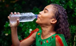 Água distribuída em Teresina atende padrões de qualidade, aponta relatório