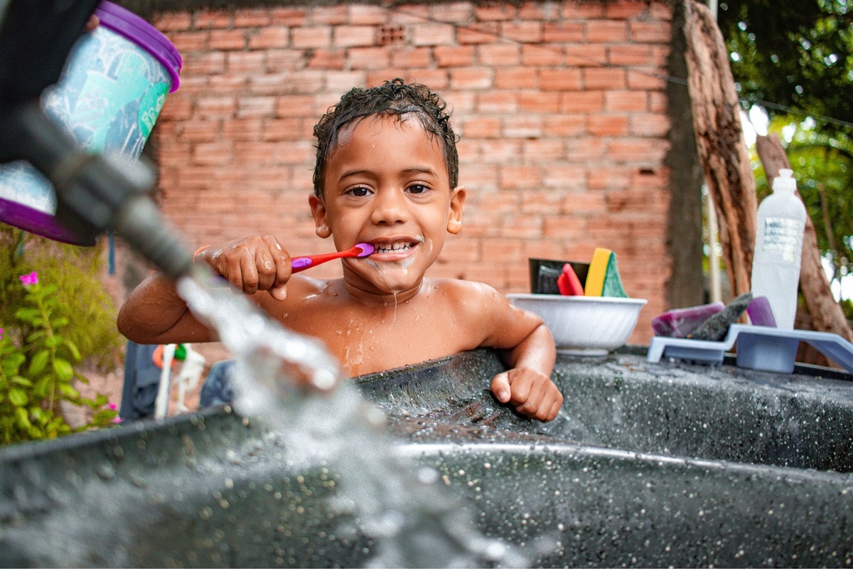 pequeno Kelvin, de cinco anos.