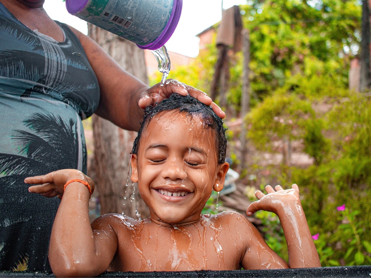 pequeno Kelvin, de cinco anos.