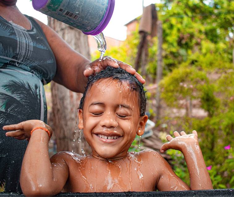Saneamento e desigualdade infantil: o que muda quando a água tratada chega