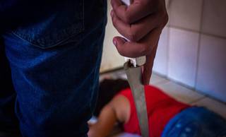 Mulher é esfaqueada dentro de casa e companheiro é preso no Norte do Piauí Mulher é esfaqueada dentro de casa e companheiro é preso no Norte do Piauí