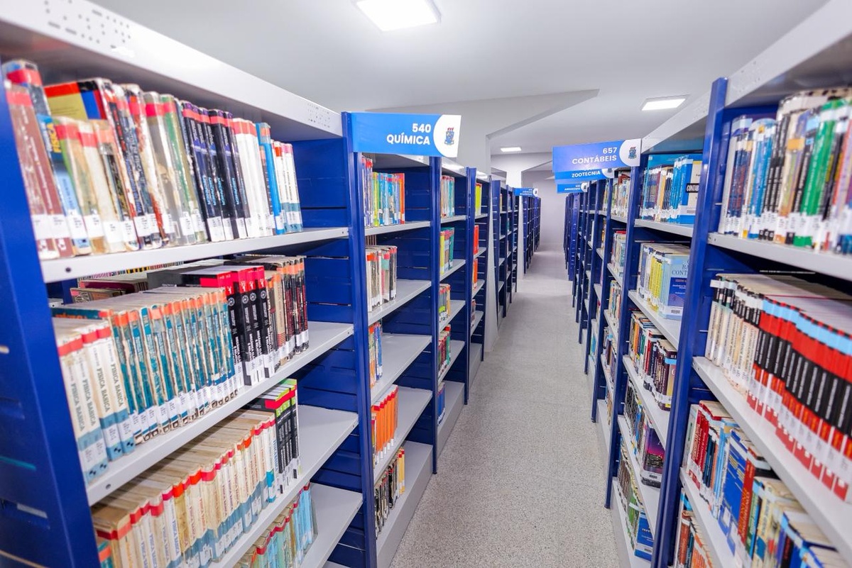 Lei cria programa para garantir oferta de disciplinas na Uespi.