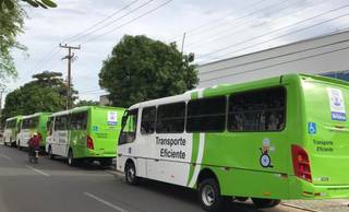 Prefeitura recolhe 14 ônibus abandonados do Transporte Eficiente em Teresina Prefeitura recolhe 14 ônibus abandonados do Transporte Eficiente em Teresina