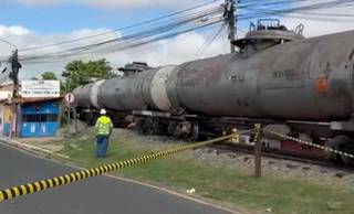 Trem com combustível descarrila e interdita Ponte Metálica entre Teresina e Timon