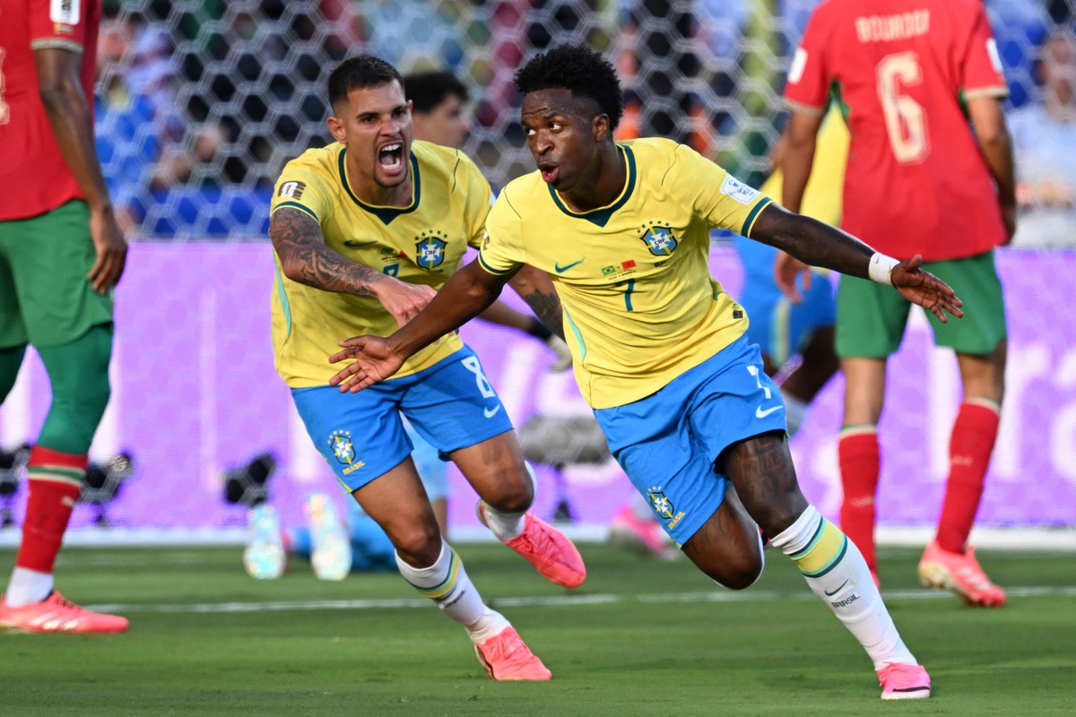Brasil enfrenta o Haiti.