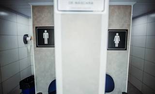 Câmara aprova projeto que restringe uso de banheiros femininos por mulheres trans