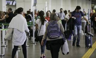 Férias: aeroporto orienta passageiros sobre regras de bagagem e documentação Férias: aeroporto orienta passageiros sobre regras de bagagem e documentação