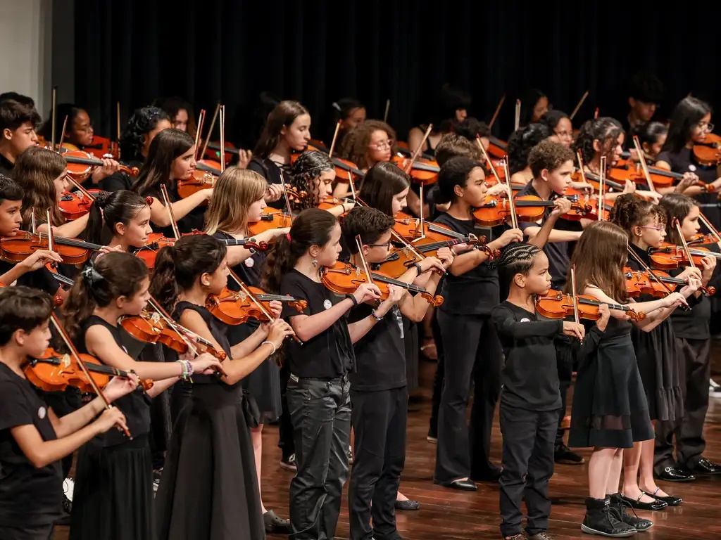 Palácio da Música abre vagas para cursos de violão, violino e sanfona em Teresina.