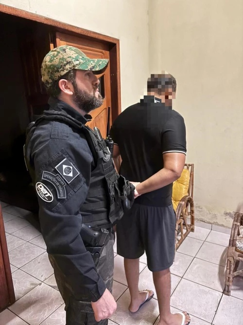 Polícia afirma que investigado dirigia bêbado, na contramão e fugiu após a batida.