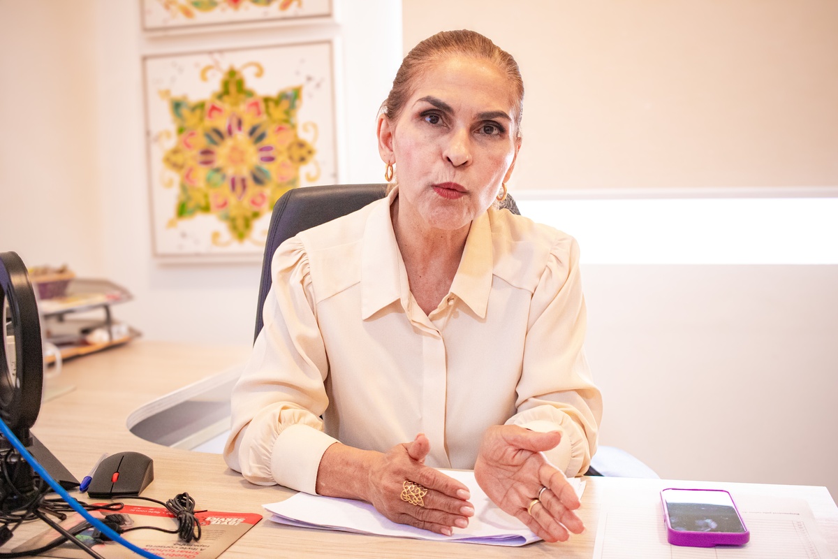 Promotora Maria do Amparo de Sousa Paz.